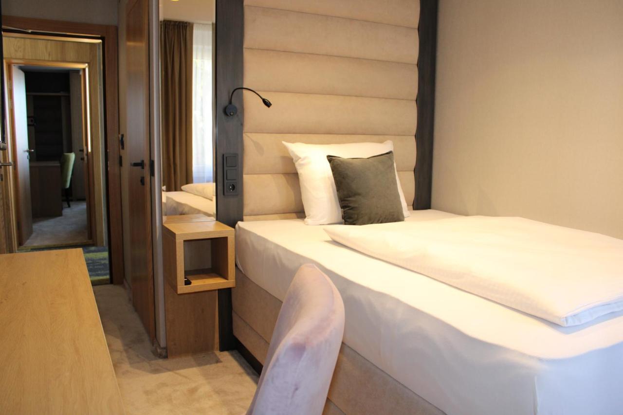 Hotel Reutlinger Hof ريوتلنجن المظهر الخارجي الصورة